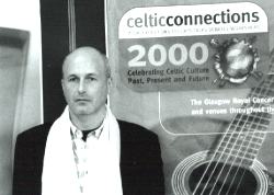 Paul Mounsey Checking out Celtic Connections 2000; photo by Gordon Hotchkiss