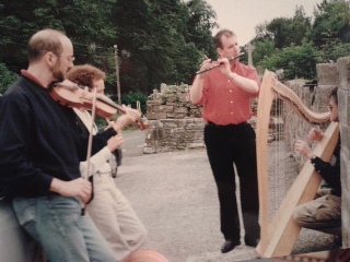 CLIMENT with MARCAS O MURCHU in front of O'CAROLAN’s Graveyard (1998)