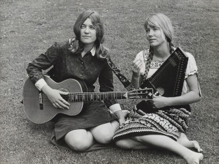 Carol McComb (guitar) and Kathy Larisch